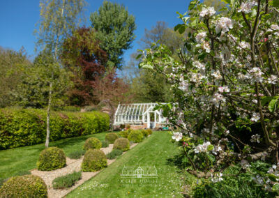 flowers, cottages with gardens, spring, summer, dog friendly, cottages with grounds, 5 star, five star, luxury, cliff hosue, cliff farm, cliff house farm, self catering, garden, family garden